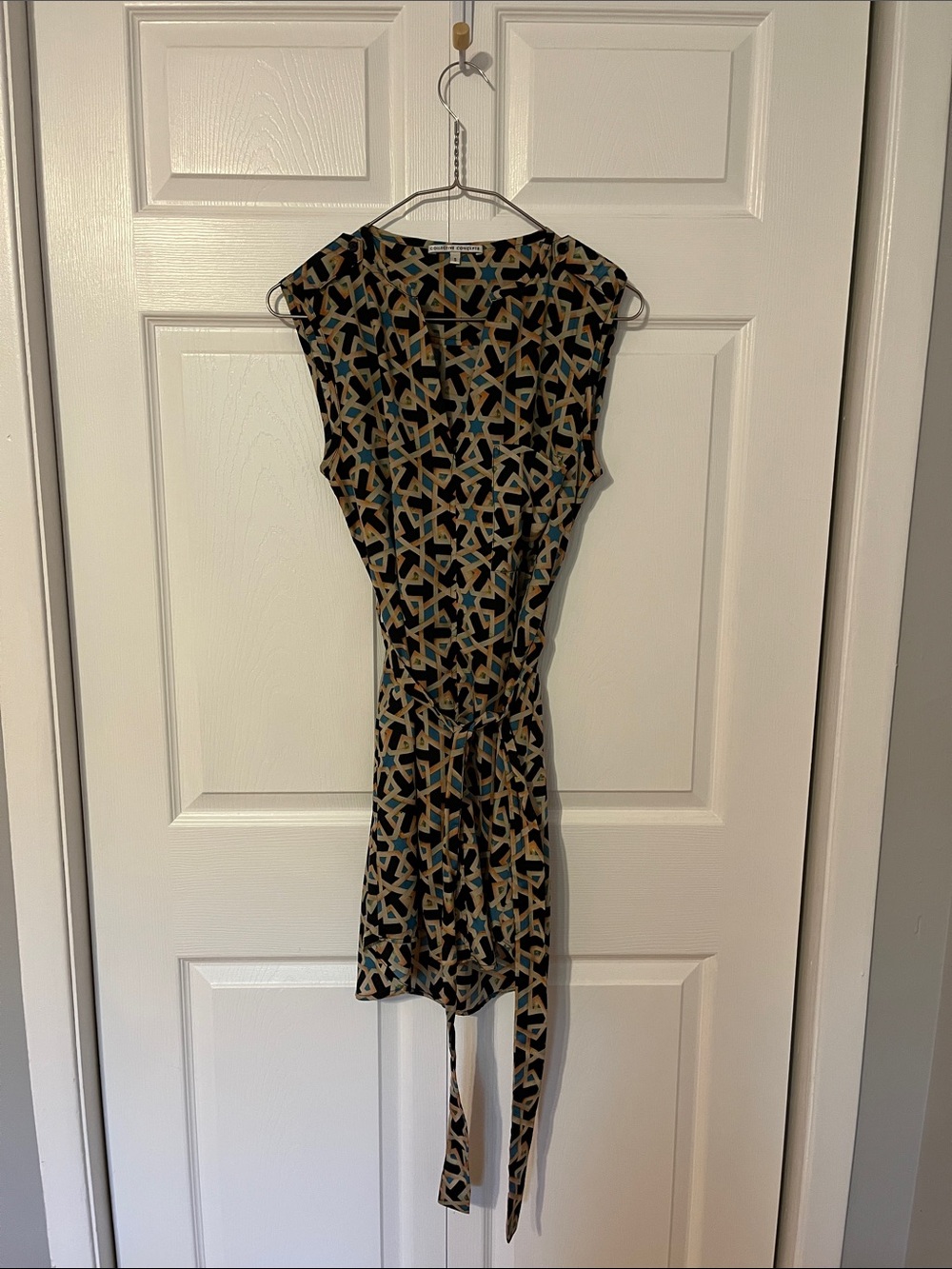 Collective Concepts Sleeveless Geometric Midi Dress in Black, Tan & Blue